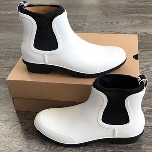 Ugg chevonne rain boots